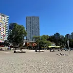 A Gentle Hideaway In The Urban Forest West End Downtown Vancouver