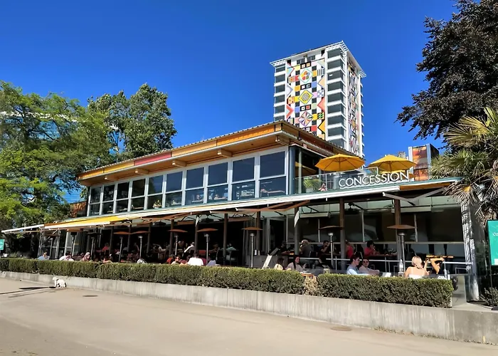 A Gentle Hideaway In The Urban Forest West End Downtown Vancouver