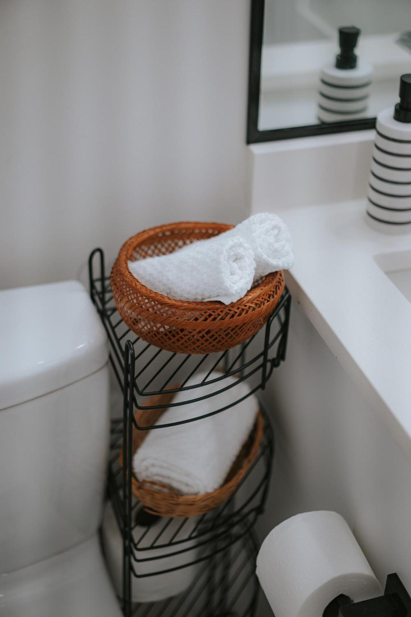 A Gentle Hideaway In The Urban Forest West End Downtown * Vancouver